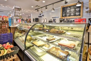 Dining - SUNDIAL T401 - 3 Bedroom top floor condo on Sanibel! (Sanibel)