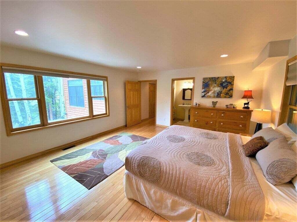 4 chambres, fer et planche à repasser, lit parapluie, Wi-Fi gratuit