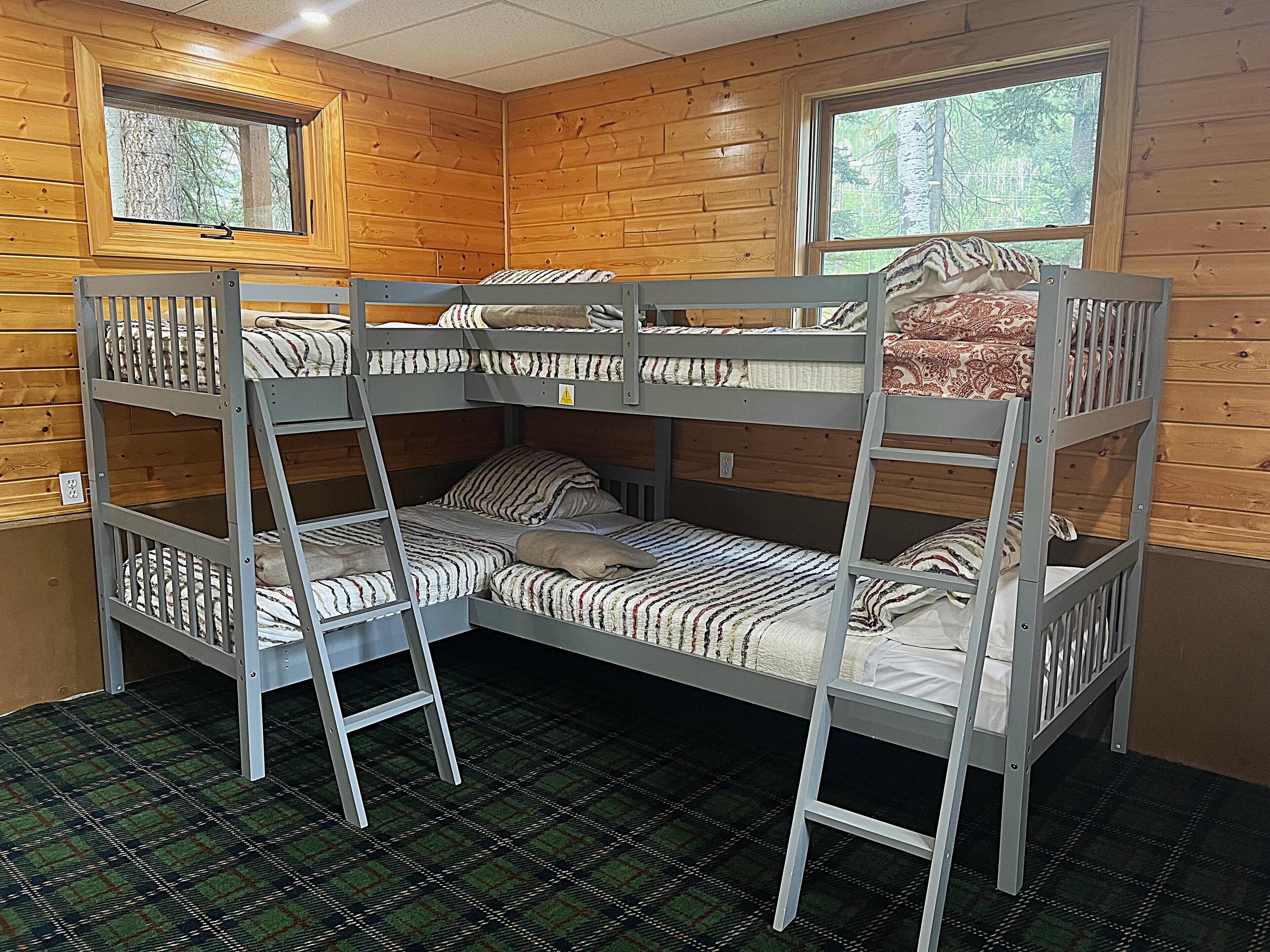 4 bedrooms, iron/ironing board, travel crib, free WiFi