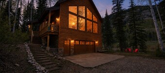 Spacious Lodge with Pond just 1 Mile to Purgatory Ski Resort