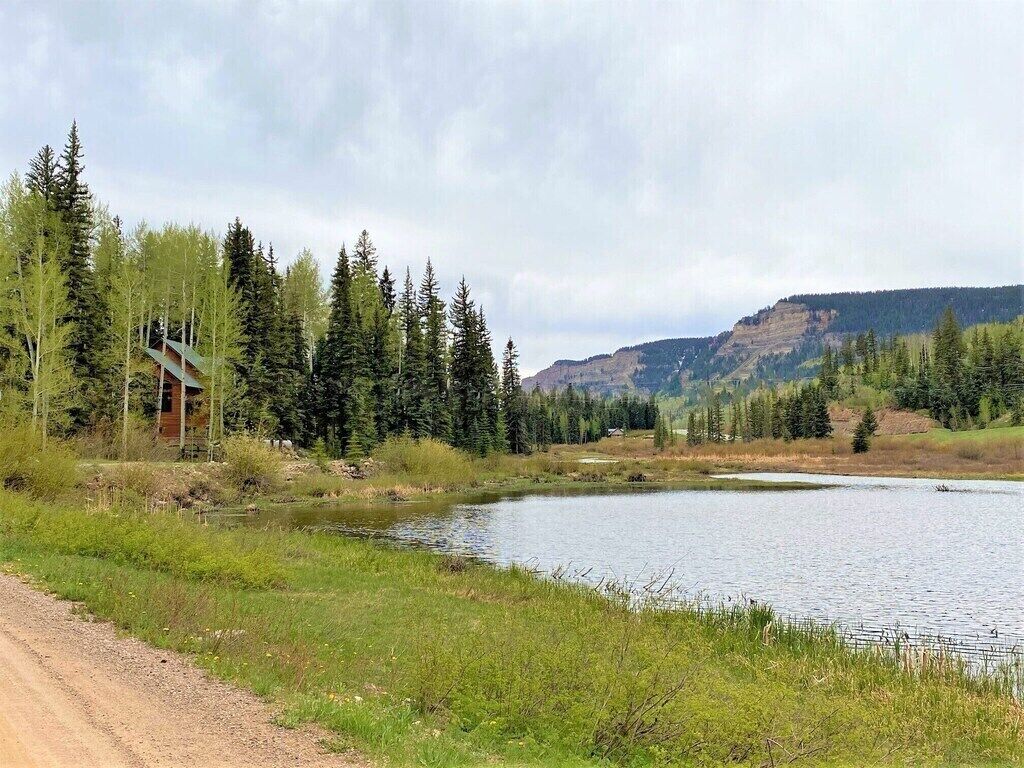 Sèche-cheveux, serviettes fournies