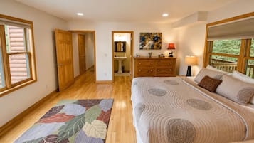 4 bedrooms, iron/ironing board, travel crib, free WiFi