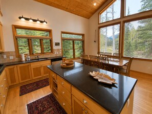 Fridge, microwave, oven, stovetop - Spacious Lodge with Pond just 1 Mile to Purgatory Ski Resort (Durango)