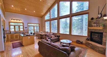 Spacious Lodge with Pond just 1 Mile to Purgatory Ski Resort