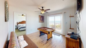 5 bedrooms, iron/ironing board, free WiFi, bed sheets