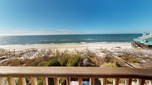 On the beach - BEAUTIFUL BEACHFRONT 5 BEDROOM HOME with PLENTY OF SPACE FOR EVERYONE (Port Saint Joe)