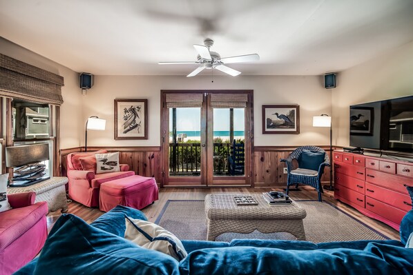 TV, fireplace, DVD player, table tennis - Pelican Crossing Only a hop, skip and a jump to the Beach!!! (Pawleys Island)