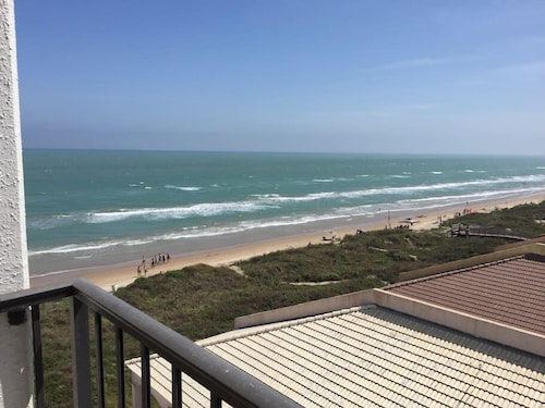 Beachfront! Studio - Panoramic beach to bay views, Pool, Hot tub, BBQ