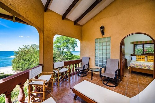 Villas Langosta 5♆Beachfront Ocean♆ view terrace right on the beach