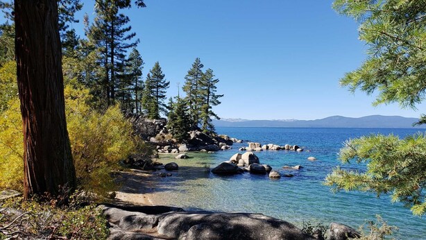 A clear lake surrounded by rocks and trees. - Marriott Grand Res #4256 - Next door to Heavenly Gondola - Large Studio - Gondola View (South Lake Tahoe)