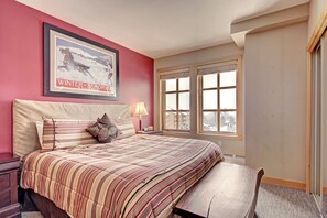 2 slaapkamers, een strijkplank/strijkijzer, gratis wifi, beddengoed