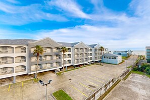 Exterior - Great Seawall Location with Shared Pool, Hot Tub, & Gulf Views (Galveston)