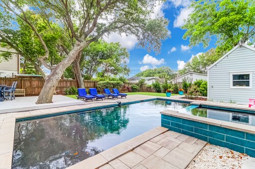Backyard Oasis with Private Pool & Hot Tub! Close to Beach - 705 Carolina