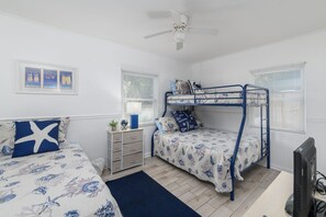 3 chambres, fer et planche à repasser, Wi-Fi gratuit, draps fournis