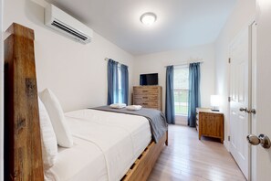 4 chambres, fer et planche à repasser, accès Internet, draps fournis