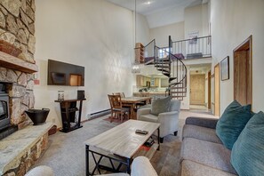 TV, fireplace, DVD player - Atrium Eagle Condo: Downtown Breck, Spacious (Breckenridge)