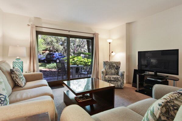 TV, DVD player - Ocean One 120 - Beachside Condo (Hilton Head Island)