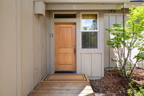 Exterior detail - Dog-Friendly Home by Village with Private Hot Tub & SHARC Passes - On Bike Path (Sunriver)