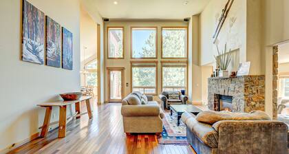 Spacious Tahoe Donner retreat with private hot tub - near trails, slopes & golf