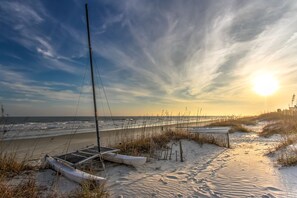 På stranden