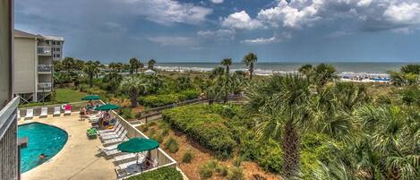 Een verwarmd zwembad