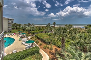 A heated pool - 217 Breakers- Direct Oceanfront with Pool & Kiddy Pool (Hilton Head Island)