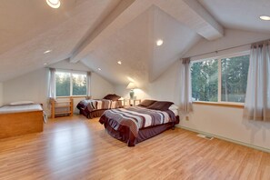 5 slaapkamers, een strijkplank/strijkijzer, gratis wifi, beddengoed