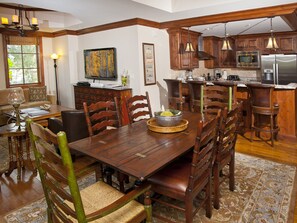 Dining - Elegant Residence! Ritz Carlton Vail w/AC, Hot Tub,  Short Walk to Slopes (Vail)