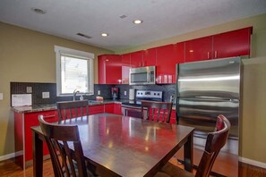 Coffee/tea maker, fridge, microwave, oven - Las Palmas Resort #321 | All-Inclusive Amenities (Saint George)