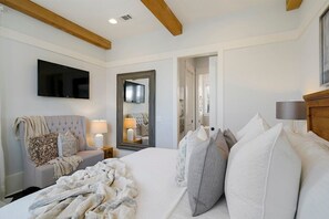 5 室のベッドルーム、アイロン / アイロン台、WiFi (無料)、ベッドシーツ