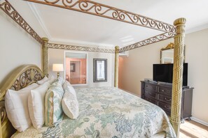 3 bedrooms, iron/ironing board, free WiFi, bed sheets - Updated appliances in beachfront condo w/private balcony! (Destin)