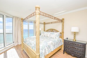 3 bedrooms, iron/ironing board, free WiFi, bed sheets - Updated appliances in beachfront condo w/private balcony! (Destin)