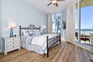 4 soverom, strykejern/-brett, wi-fi (inkludert) og sengetøy