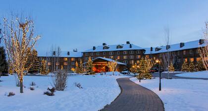 Viihtyisä uima-allas, poreallas ja paljon muuta - lähellä hiihtoa!