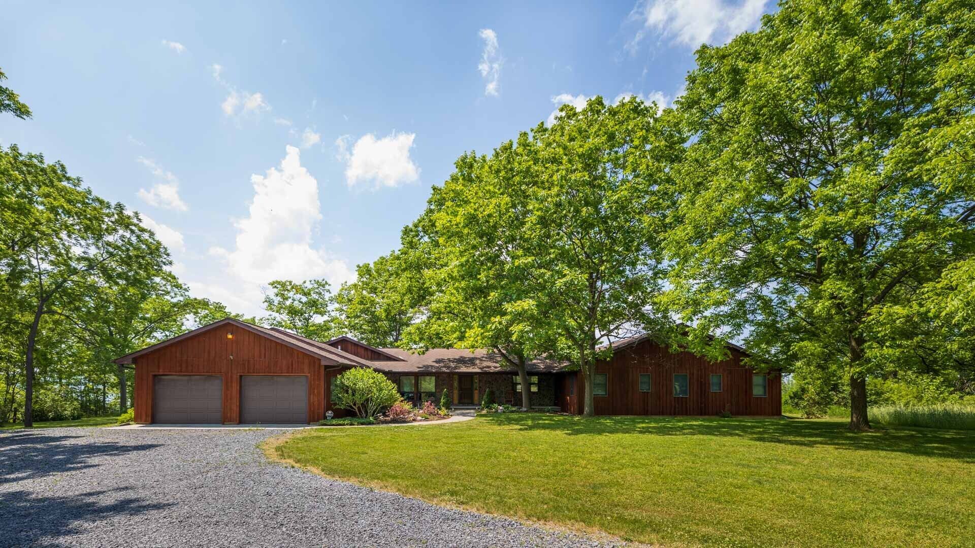 Seneca Lake Effect: "Experience luxurious lake life"