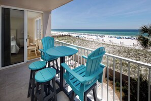 Outdoor dining - Island Princess 311/🌊Gulf Front/ 🏖️Beach Service (Fort Walton Beach)