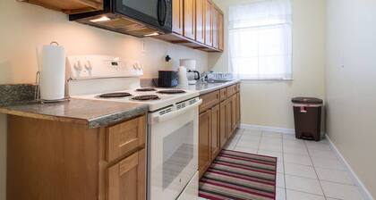 Salem Spacious First Floor 3-4BR!