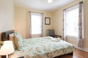 3 bedrooms, iron/ironing board, free WiFi, bed sheets - Salem Spacious First Floor 3-4BR! (Salem)