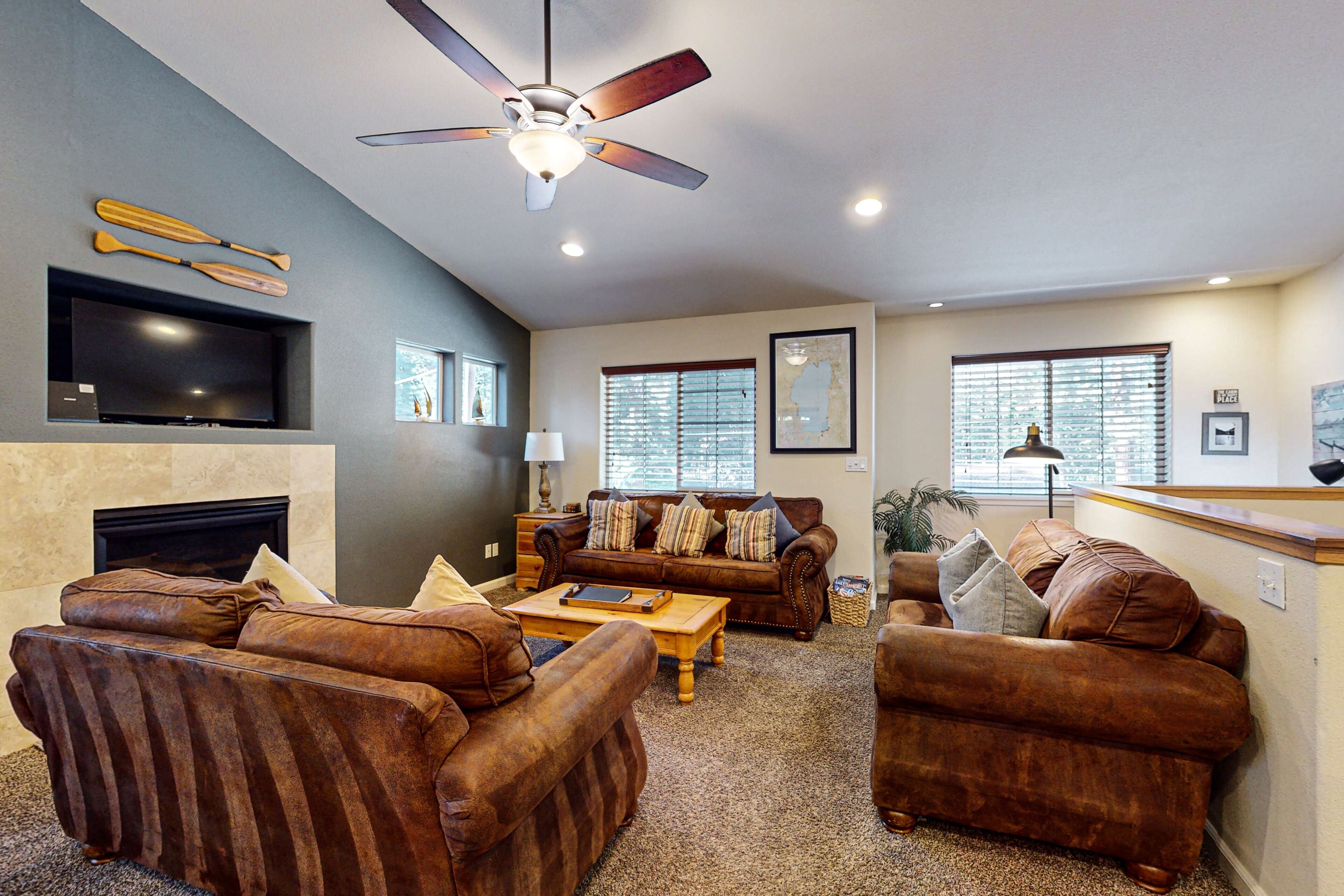 TV, fireplace, stereo