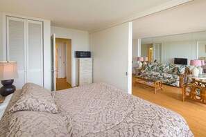 1 bedroom, iron/ironing board, internet, bed sheets