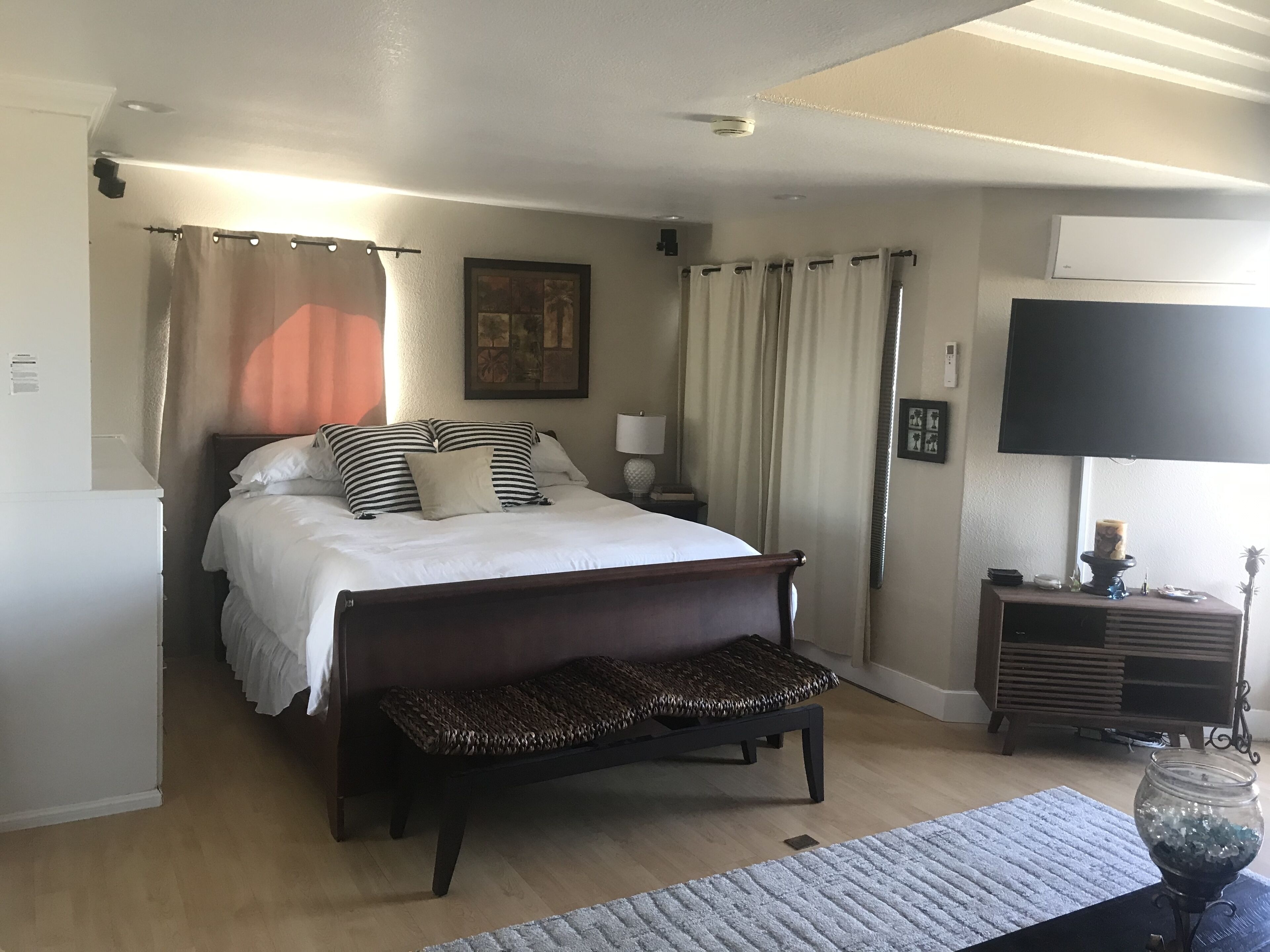 2 chambres, fer et planche à repasser, Wi-Fi gratuit, draps fournis