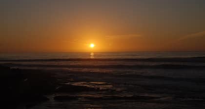 Ocean Beach Casita with hot tub, Ocean views & Garage!