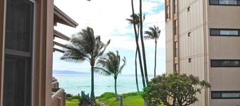 OCEANFRONT PROP - Sleeps 6 - 775 Sq Ft - Kihei Sands Beachfront Condos - B15