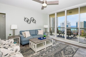 Smart TV, DVD player - Contemporary condo w/beach views from private balcony! (Destin)