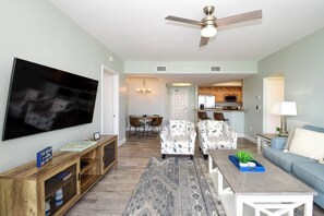 Smart TV, DVD player - Contemporary condo w/beach views from private balcony! (Destin)