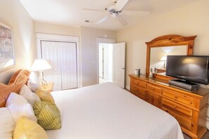 Room - Villas at Santa Rosa #A102 - Location, location, location. (Santa Rosa Beach)