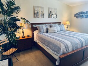 3 makuuhuonetta, silitysrauta/-lauta, ilmainen Wi-Fi, vuodevaatteet