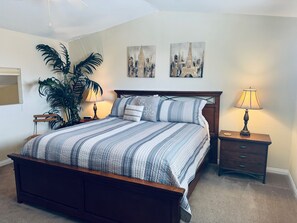 3 slaapkamers, een strijkplank/strijkijzer, gratis wifi, beddengoed