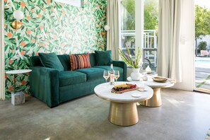 Smart TV, table tennis - The Wesley Suite 8 by AvantStay | Gorgeous Studio w/ Kitchenette ❤ (Palm Springs)