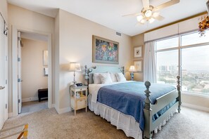 3 bedrooms, iron/ironing board, Internet, bed sheets